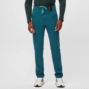 Figs Men's Axim Cargo Scrub Pants in Caribbean Blue